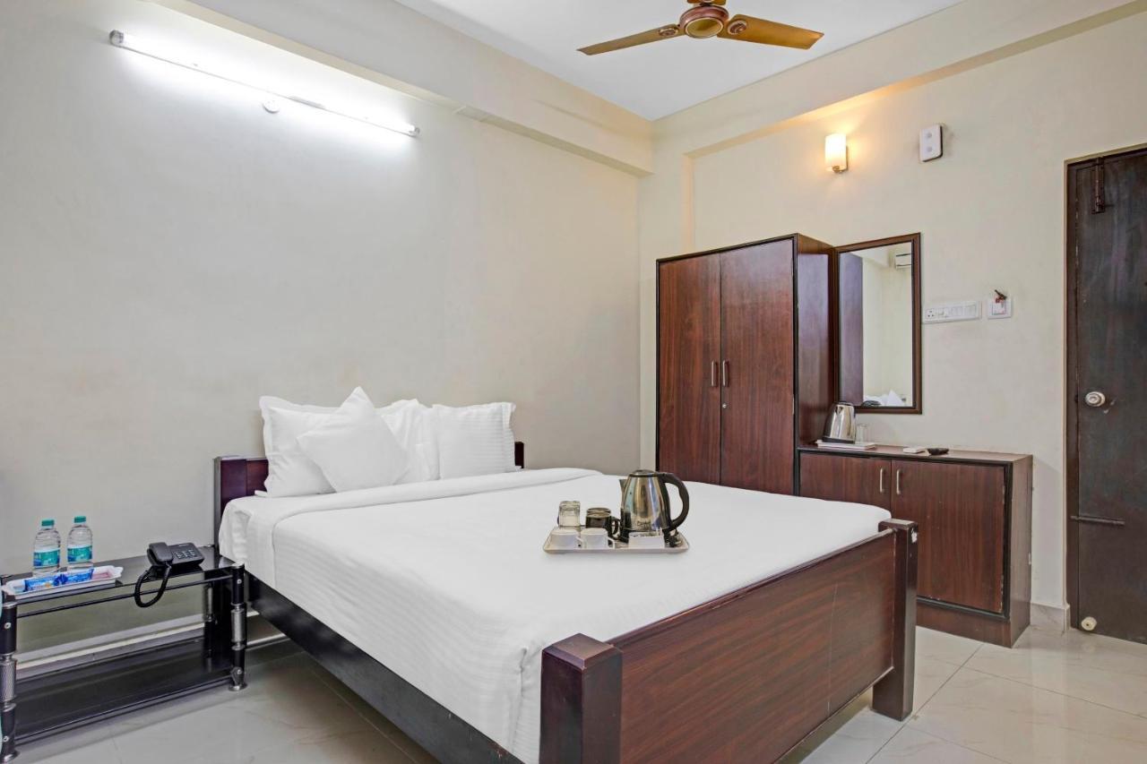 Townhouse 834 Jp Paradise Near Pvr Cinemas Skywalk Hotel 4*